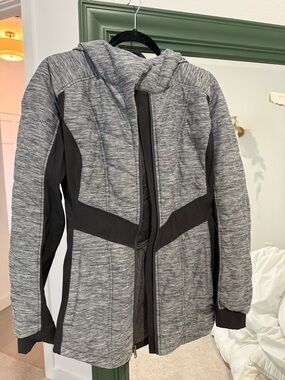 The north face xl women’s coat Gray Hooded Women's Jacket - Performance Knit
